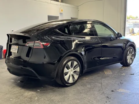 More photos of 2023 Tesla Model Y at Premium Autos - Norco, CA