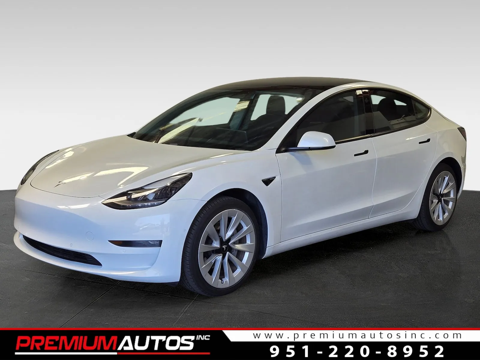 2021 Tesla Model 3 Standard Range Plus's photo
