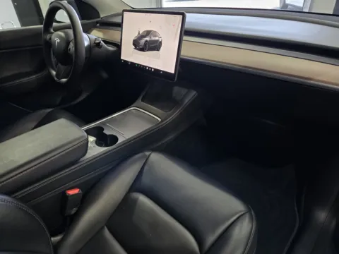 More photos of 2022 Tesla Model Y Long Range at Premium Autos - Norco, CA