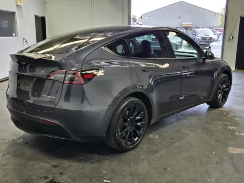More photos of 2022 Tesla Model Y Long Range at Premium Autos - Norco, CA