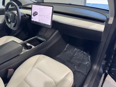 More photos of 2021 Tesla Model Y Long Range at Premium Autos - Norco, CA