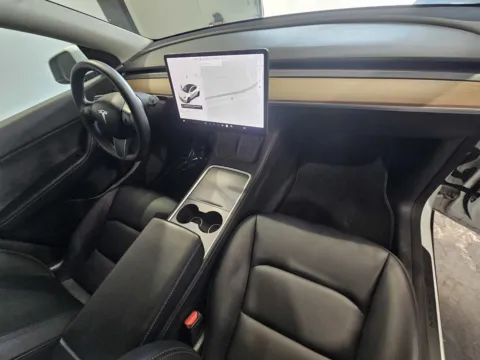 More photos of 2022 Tesla Model Y Long Range at Premium Autos - Norco, CA