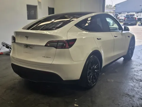 More photos of 2022 Tesla Model Y Long Range at Premium Autos - Norco, CA