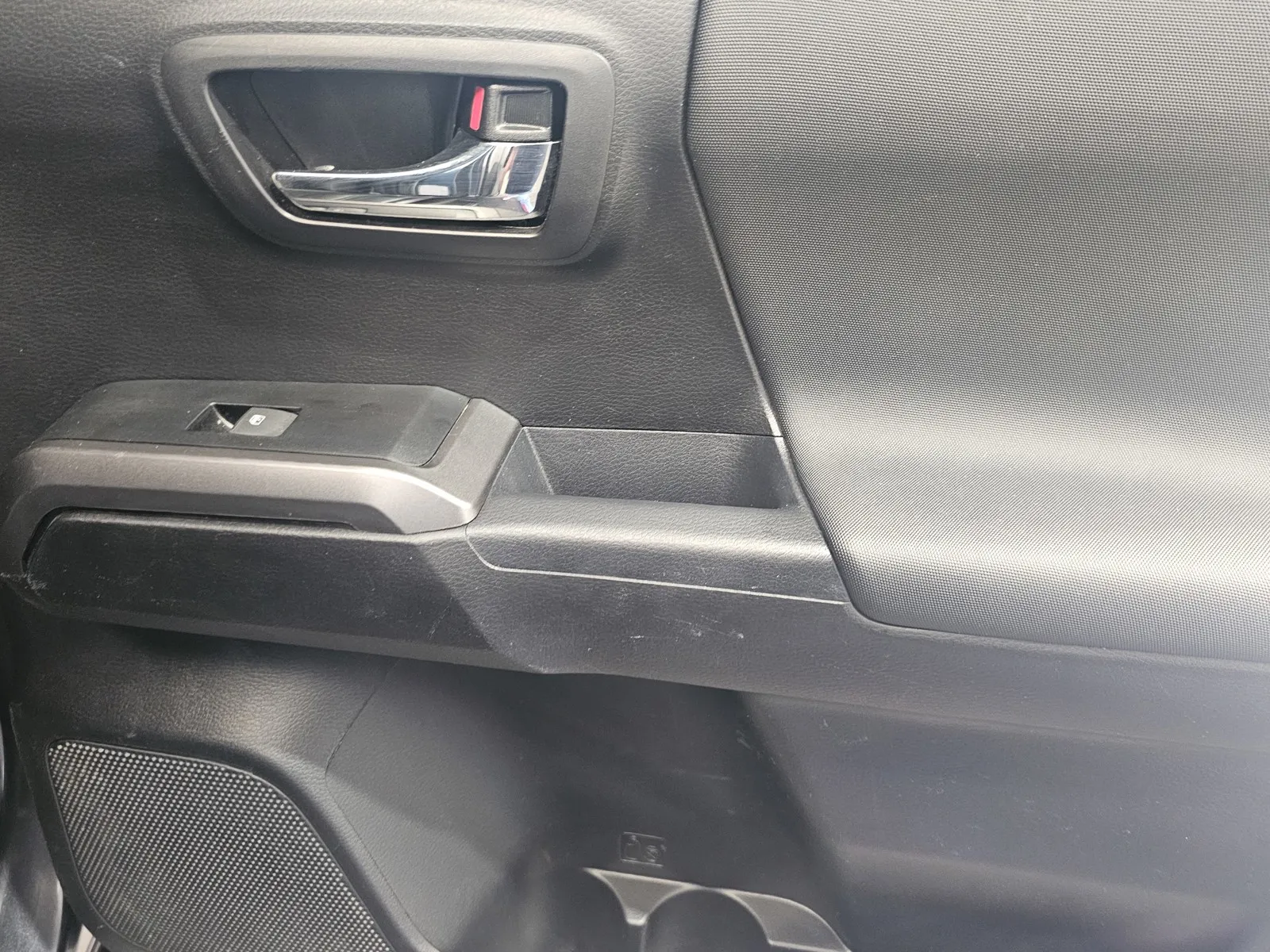 Toyota Tacoma photo 8