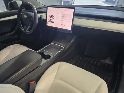 More photos of 2021 Tesla Model 3 Standard Range Plus at Premium Autos - Norco, CA