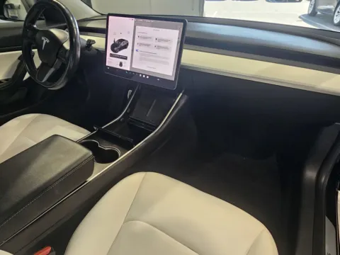 More photos of 2018 Tesla Model 3 at Premium Autos - Norco, CA
