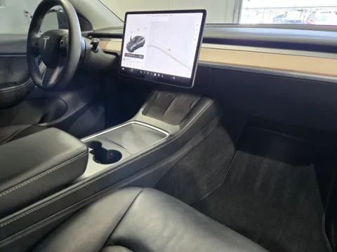 More photos of 2022 Tesla Model Y Long Range at Premium Autos - Norco, CA