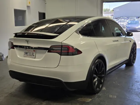 More photos of 2018 Tesla Model X 75D****7 SEATER**** at Premium Autos - Norco, CA