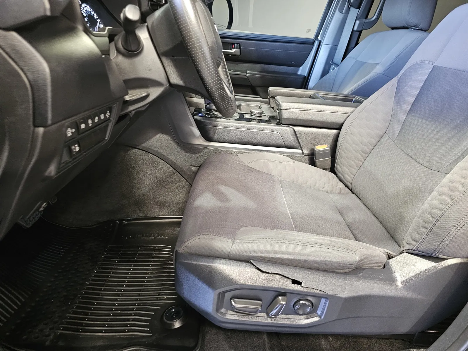 Toyota Tundra photo 15