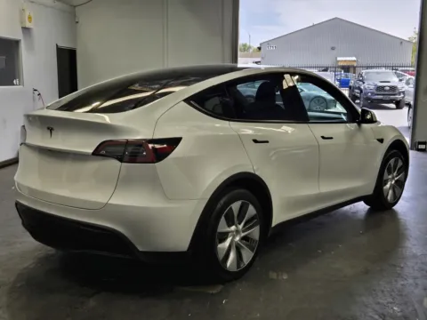 More photos of 2023 Tesla Model Y LONG RANGE at Premium Autos - Norco, CA