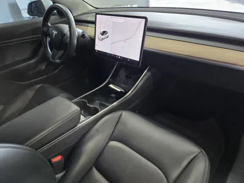 More photos of 2019 Tesla Model 3 at Premium Autos - Norco, CA