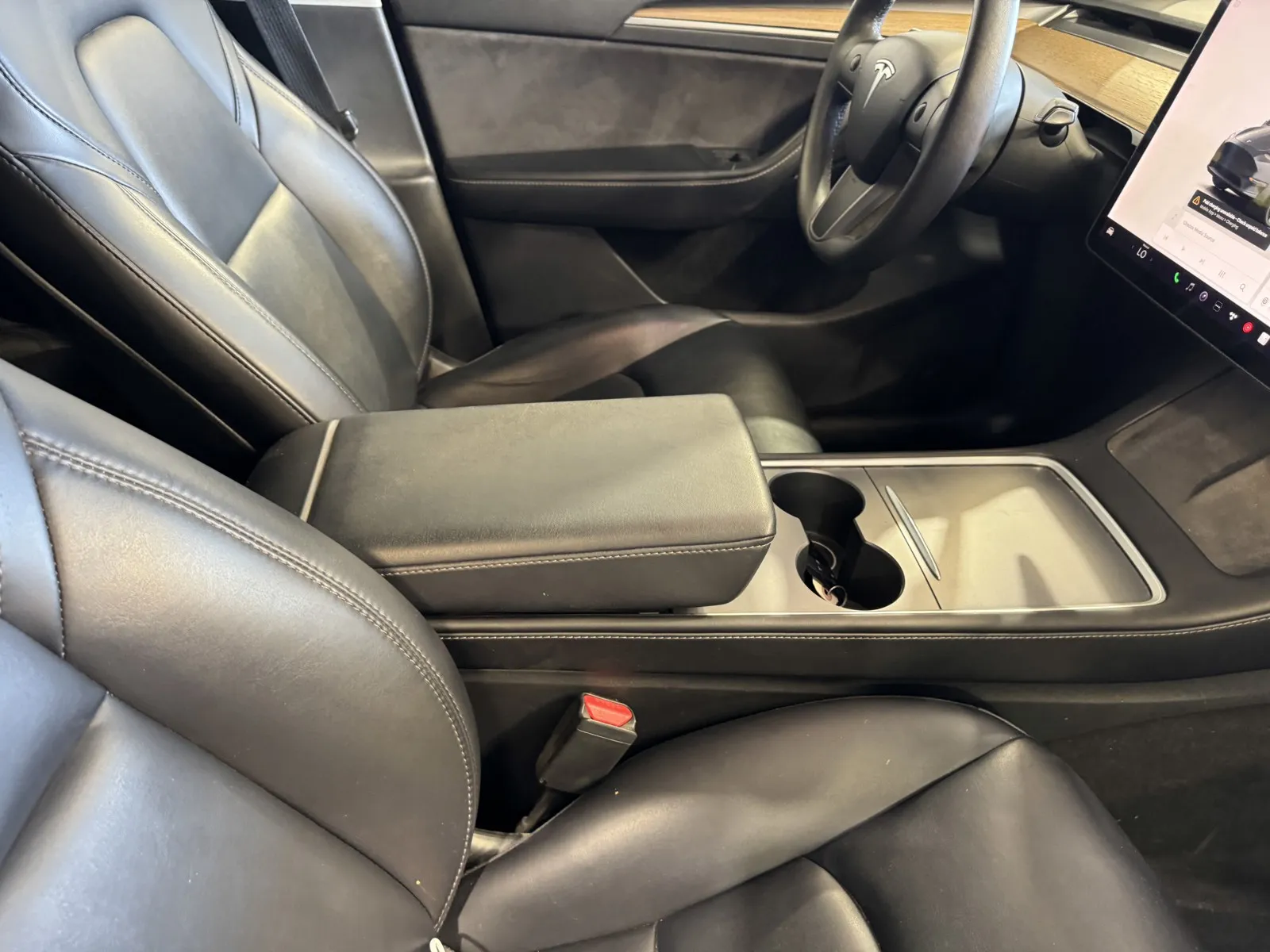 Tesla Model Y photo 6