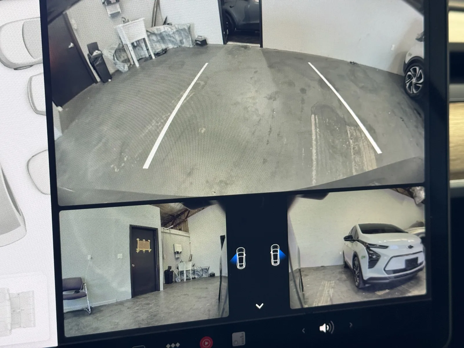 Tesla Model Y photo 16
