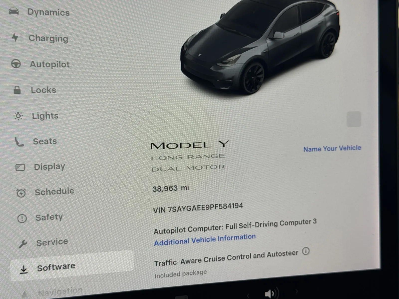 Tesla Model Y photo 17