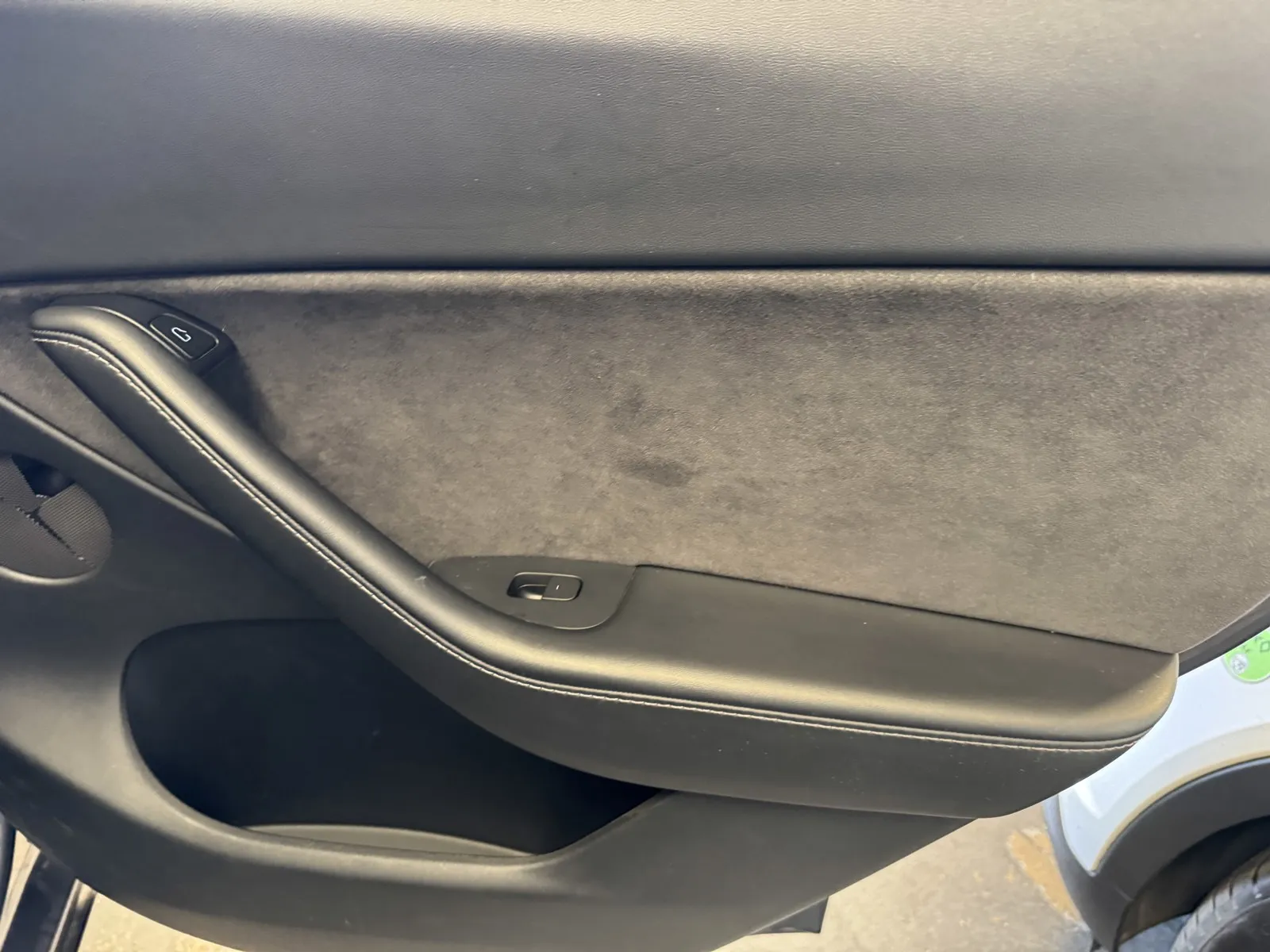 Tesla Model Y photo 9