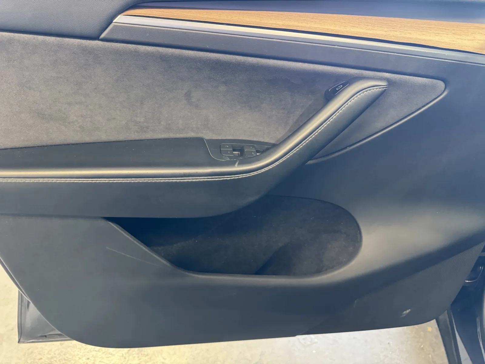 Tesla Model Y photo 14