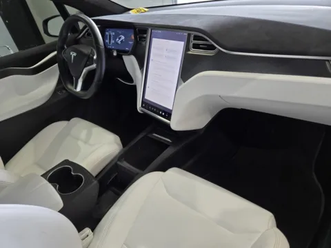 More photos of 2017 Tesla Model X at Premium Autos - Norco, CA