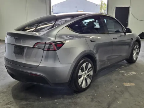 More photos of 2024 Tesla Model Y Long Range at Premium Autos - Norco, CA