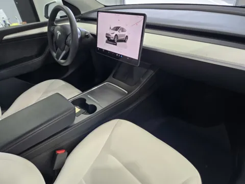 More photos of 2023 Tesla Model Y LONG RANGE*****WHITE INTERIOR**** at Premium Autos - Norco, CA