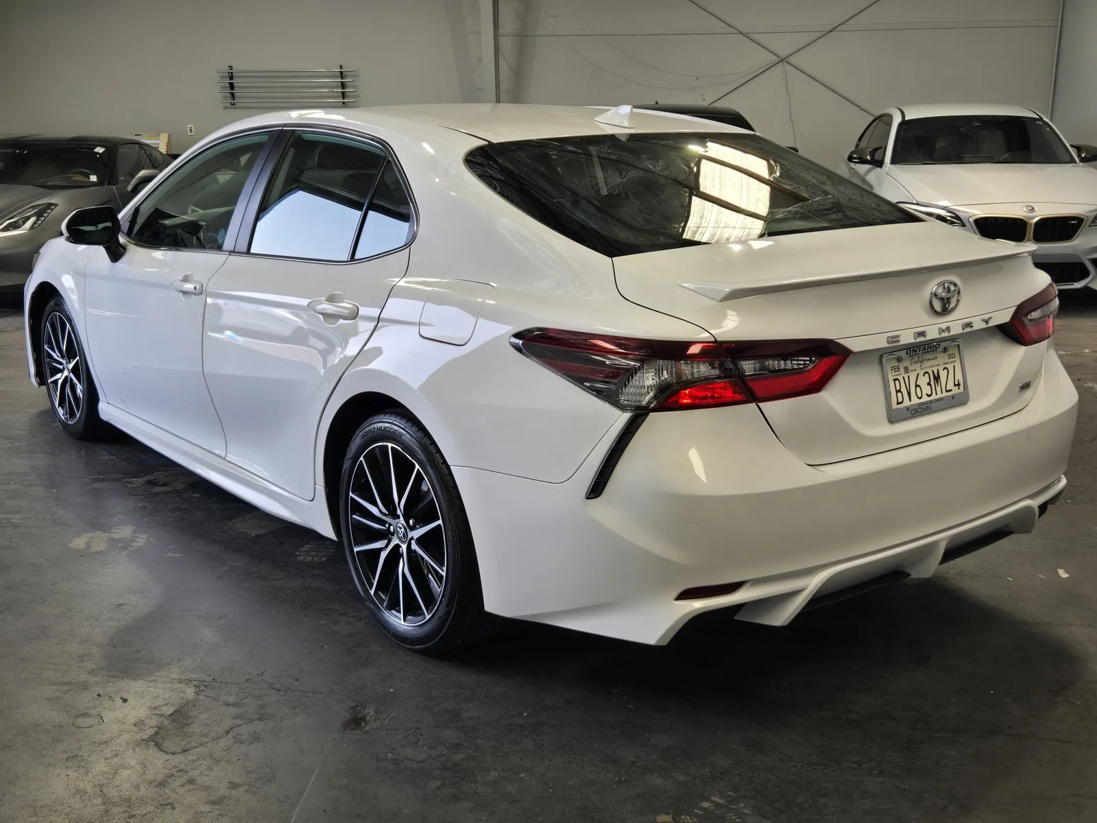 Toyota Camry photo 2