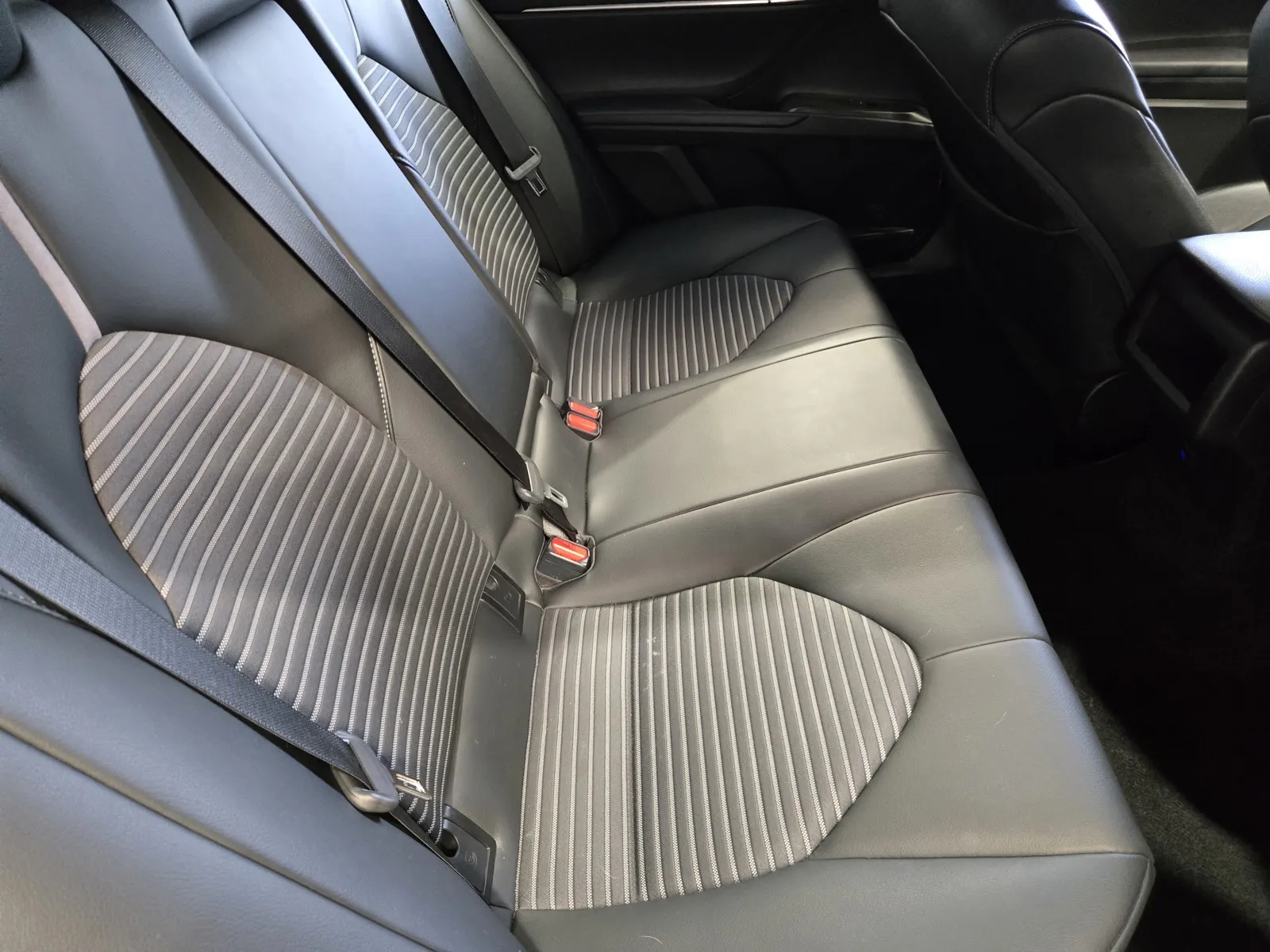 Toyota Camry photo 8