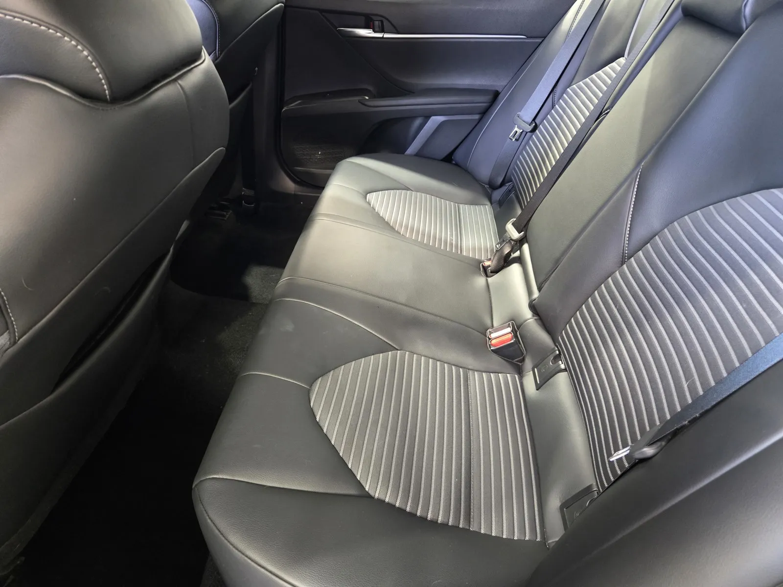 Toyota Camry photo 11