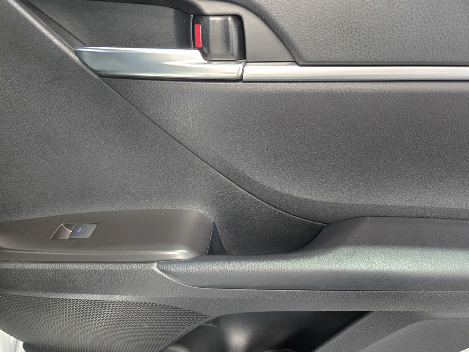 Toyota Camry photo 7