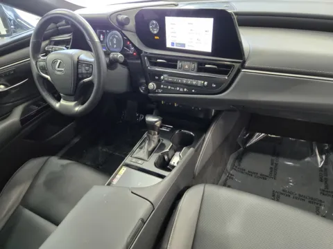 More photos of 2023 Lexus ES 300h at Premium Autos - Norco, CA