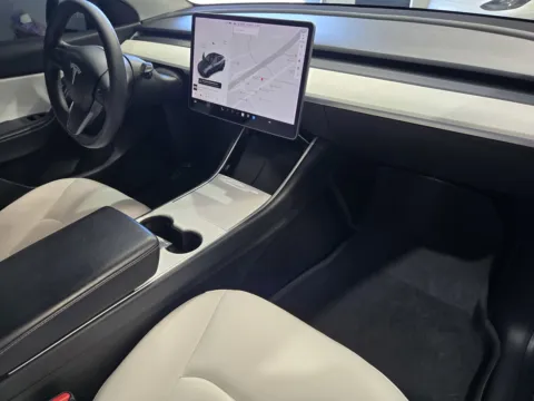 More photos of 2021 Tesla Model Y Long Range at Premium Autos - Norco, CA