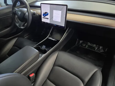 More photos of 2020 Tesla Model 3 Standard Range Plus at Premium Autos - Norco, CA