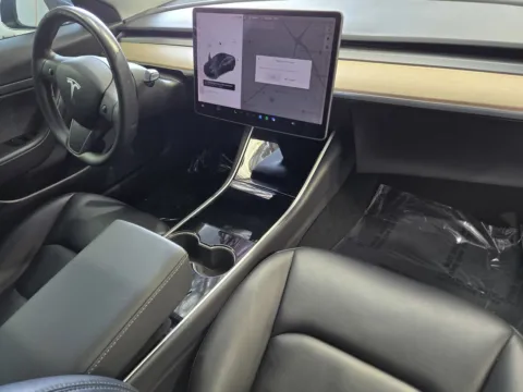 More photos of 2020 Tesla Model 3 Standard Range Plus at Premium Autos - Norco, CA