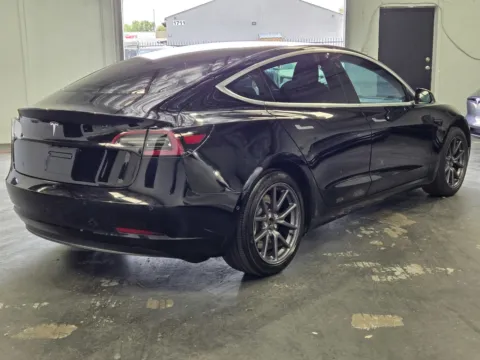 More photos of 2020 Tesla Model 3 Standard Range Plus at Premium Autos - Norco, CA
