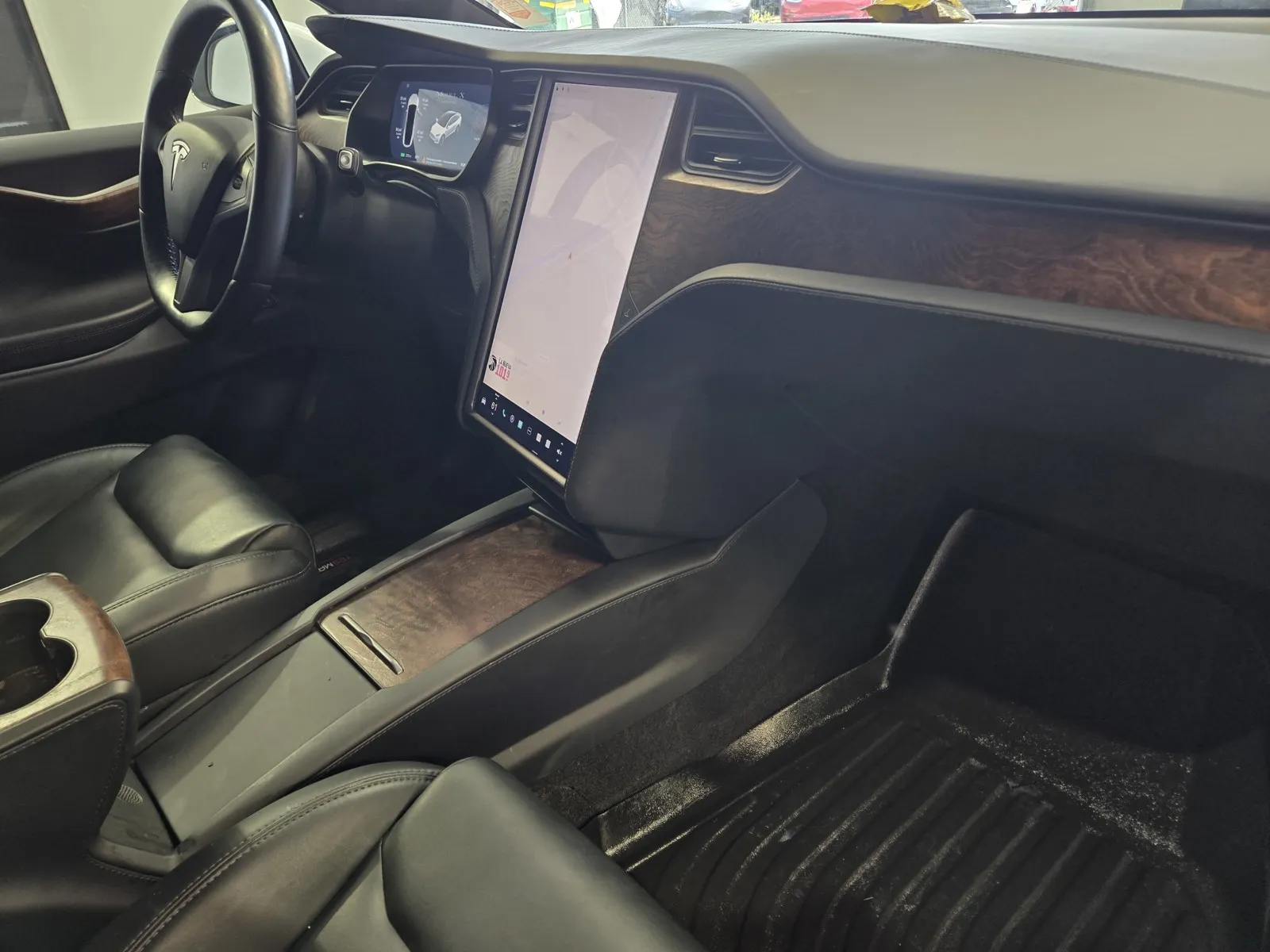Tesla Model X photo 5