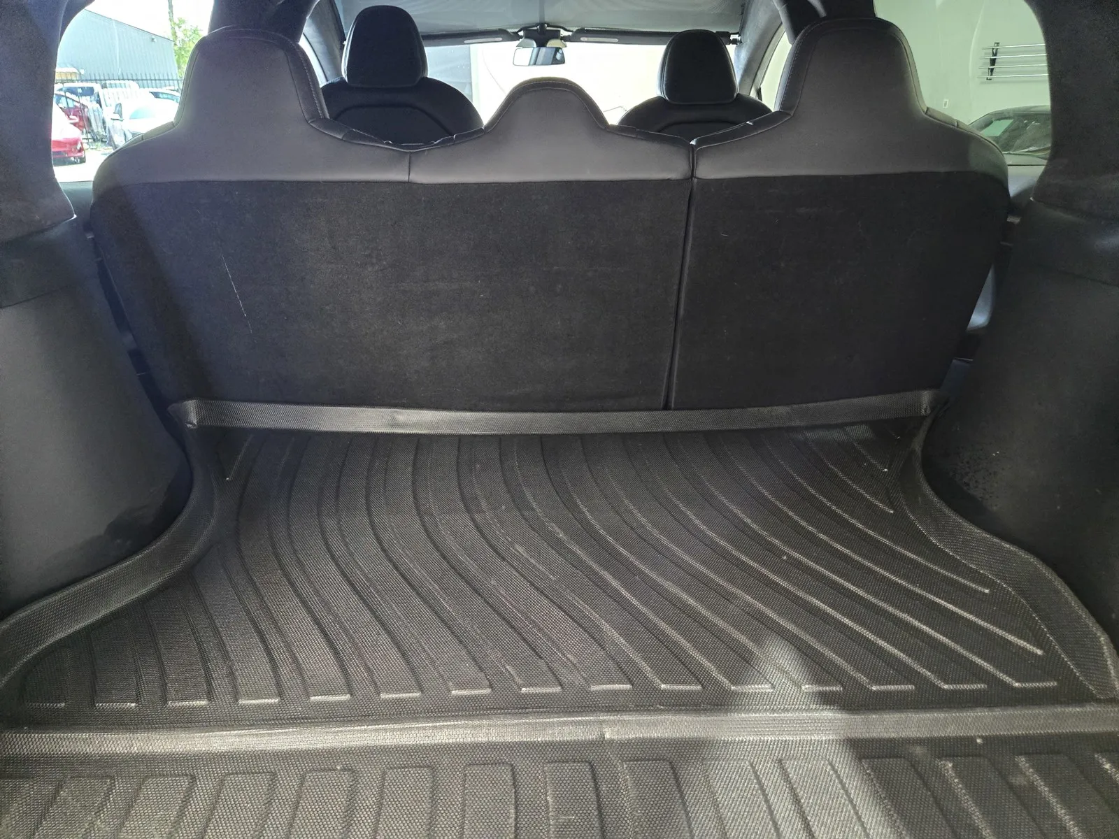 Tesla Model X photo 9