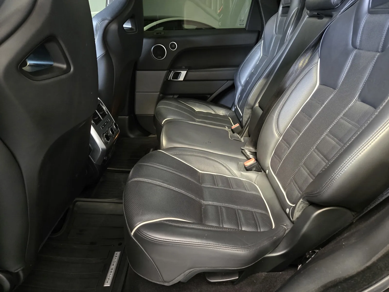 Land Rover Range Rover Sport photo 12