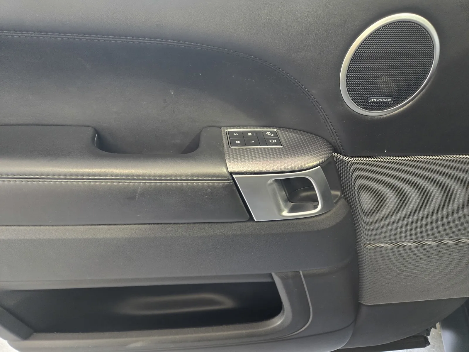 Land Rover Range Rover Sport photo 13