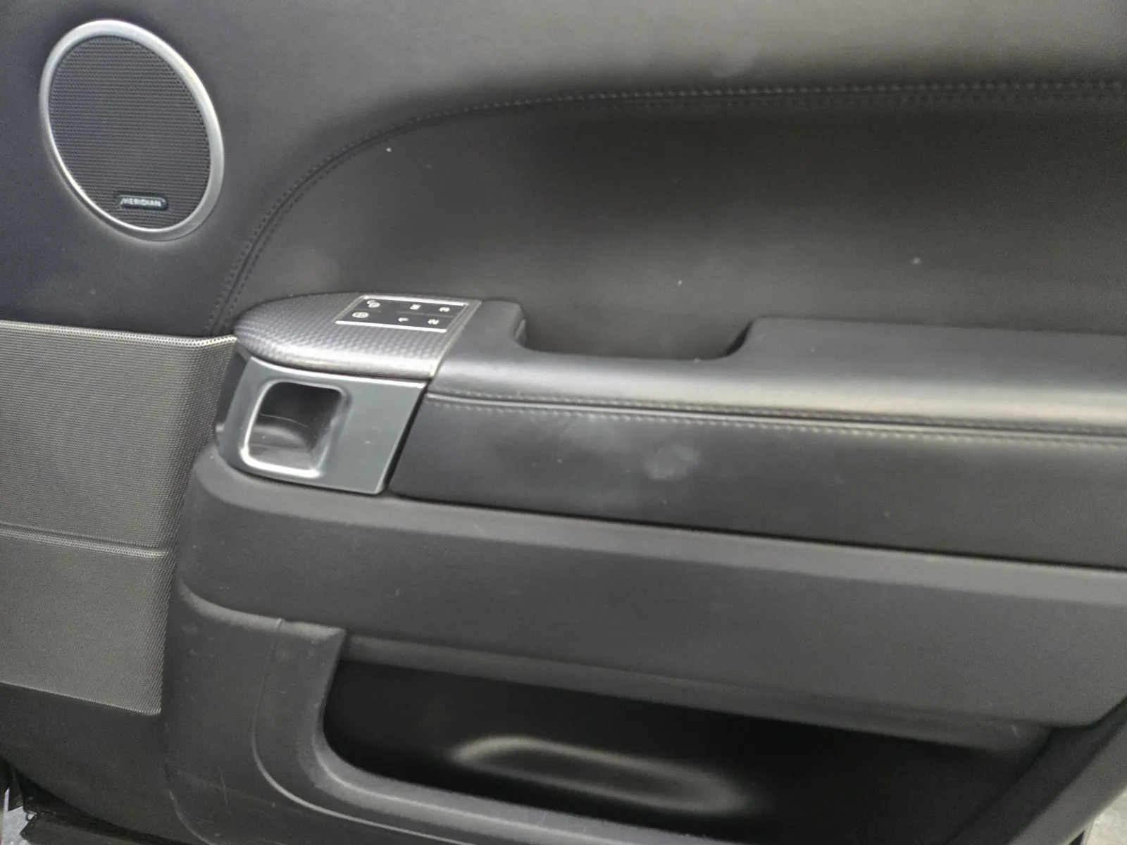 Land Rover Range Rover Sport photo 6