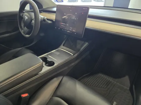 More photos of 2022 Tesla Model Y Long Range at Premium Autos - Norco, CA