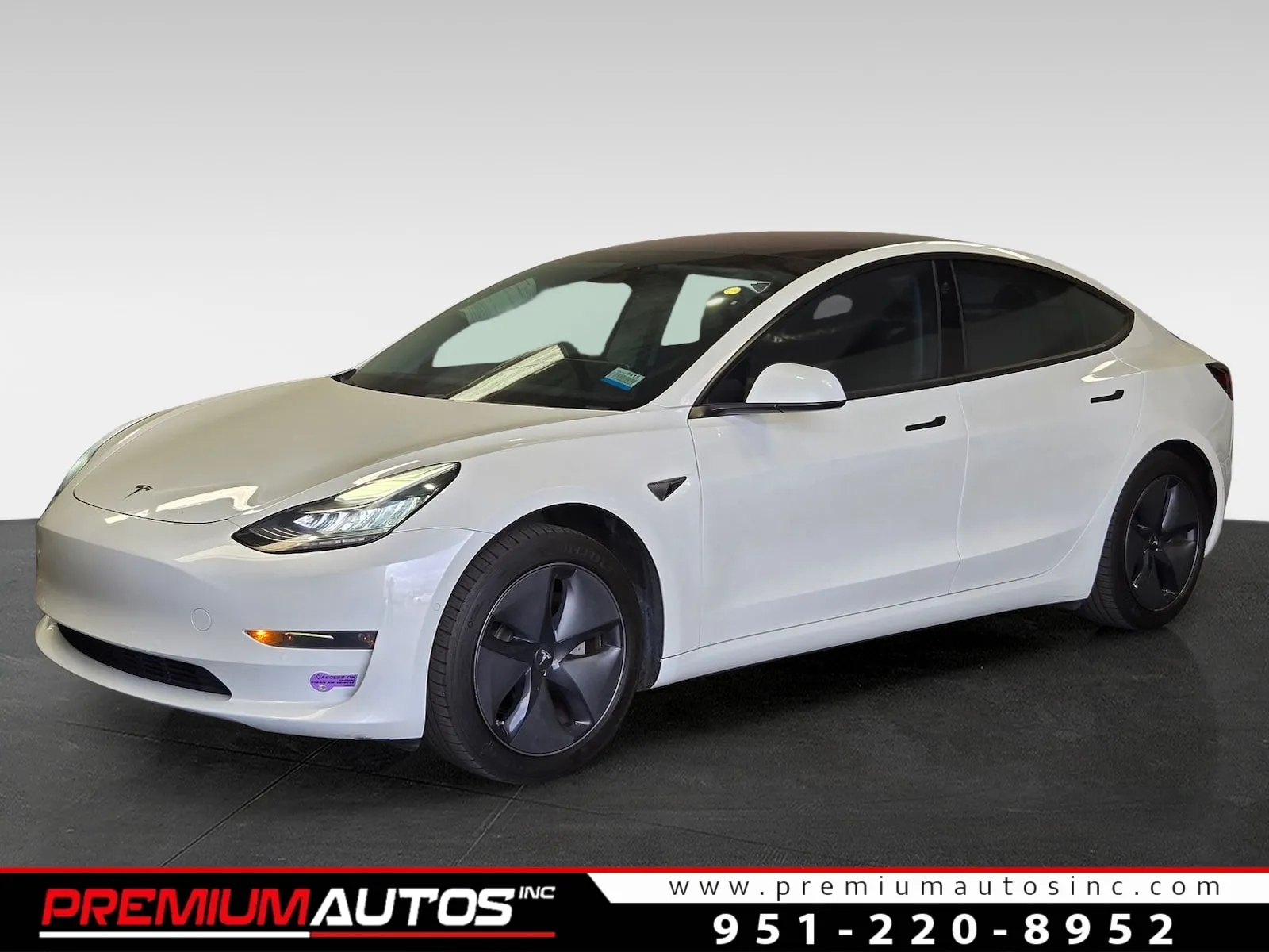 2019 Tesla Model 3 Standard Range Plus's photo