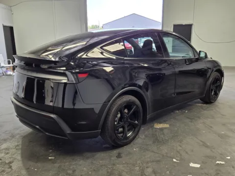 More photos of 2026 Tesla Model Y Long Range at Premium Autos - Norco, CA