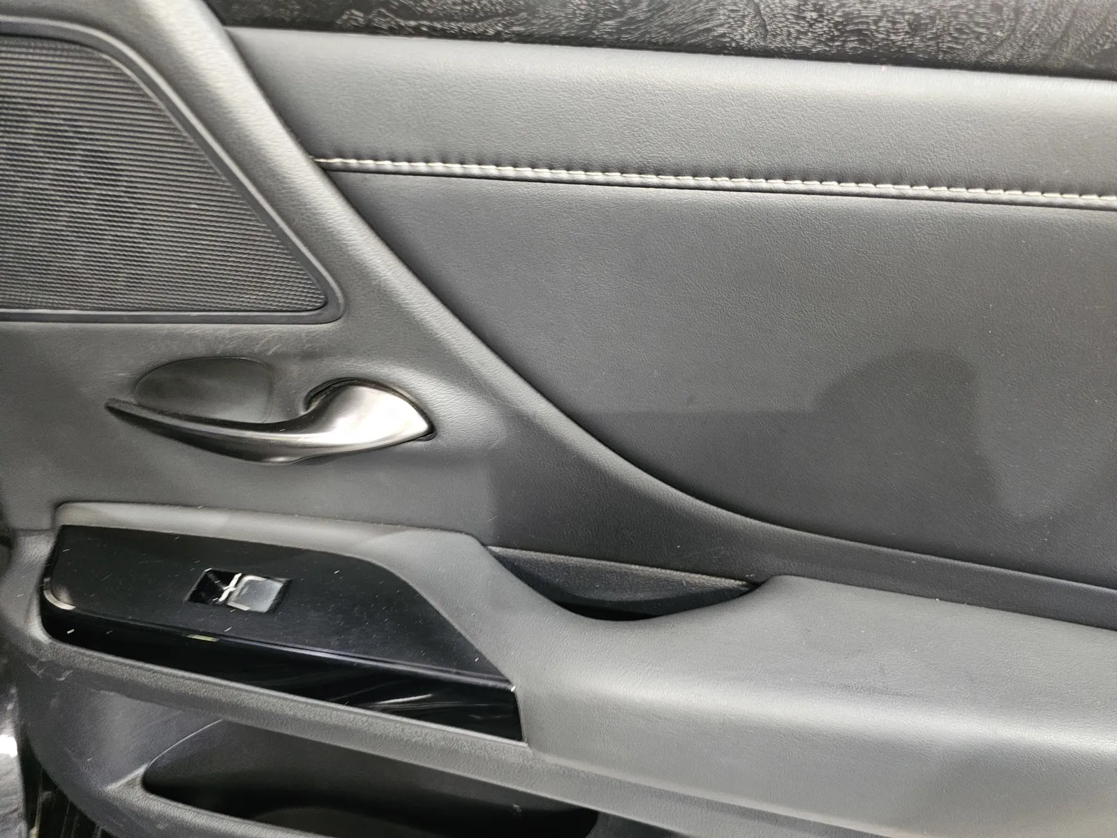 Lexus ES photo 7