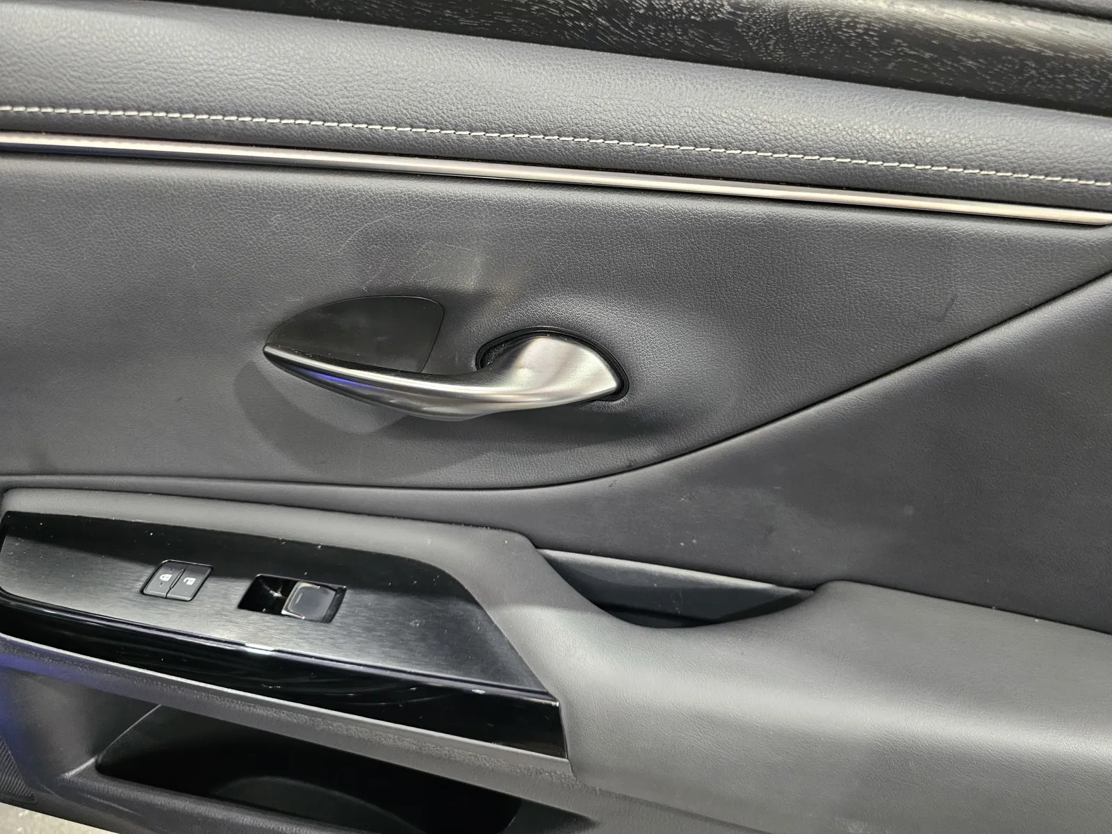 Lexus ES photo 6