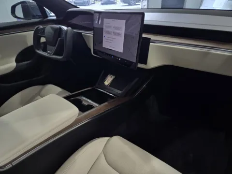 More photos of 2022 Tesla Model S at Premium Autos - Norco, CA
