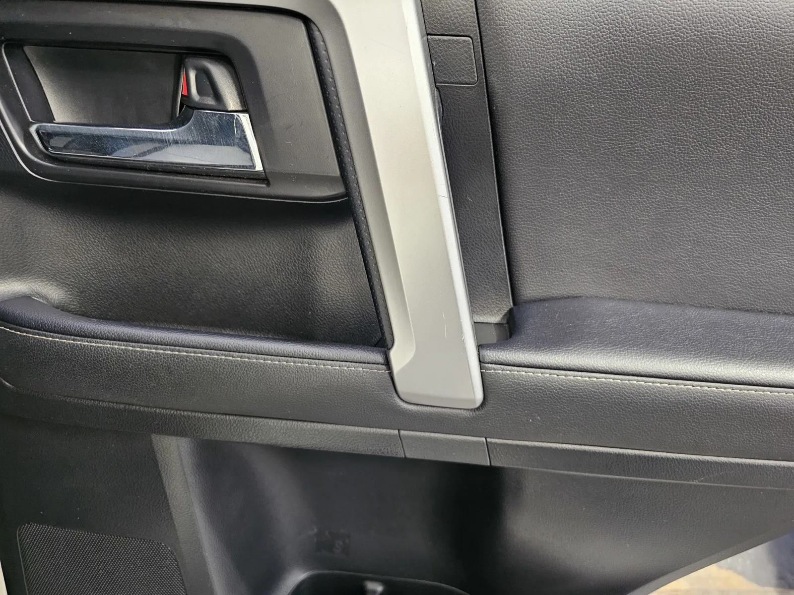 Toyota 4Runner photo 8
