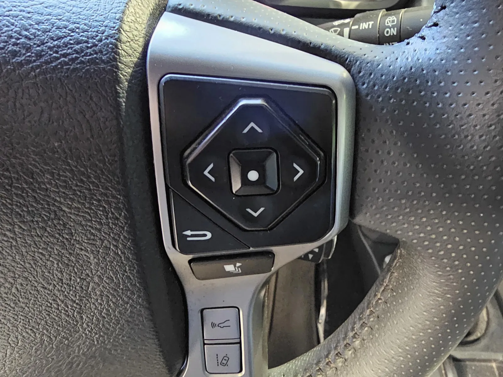 Toyota 4Runner photo 16