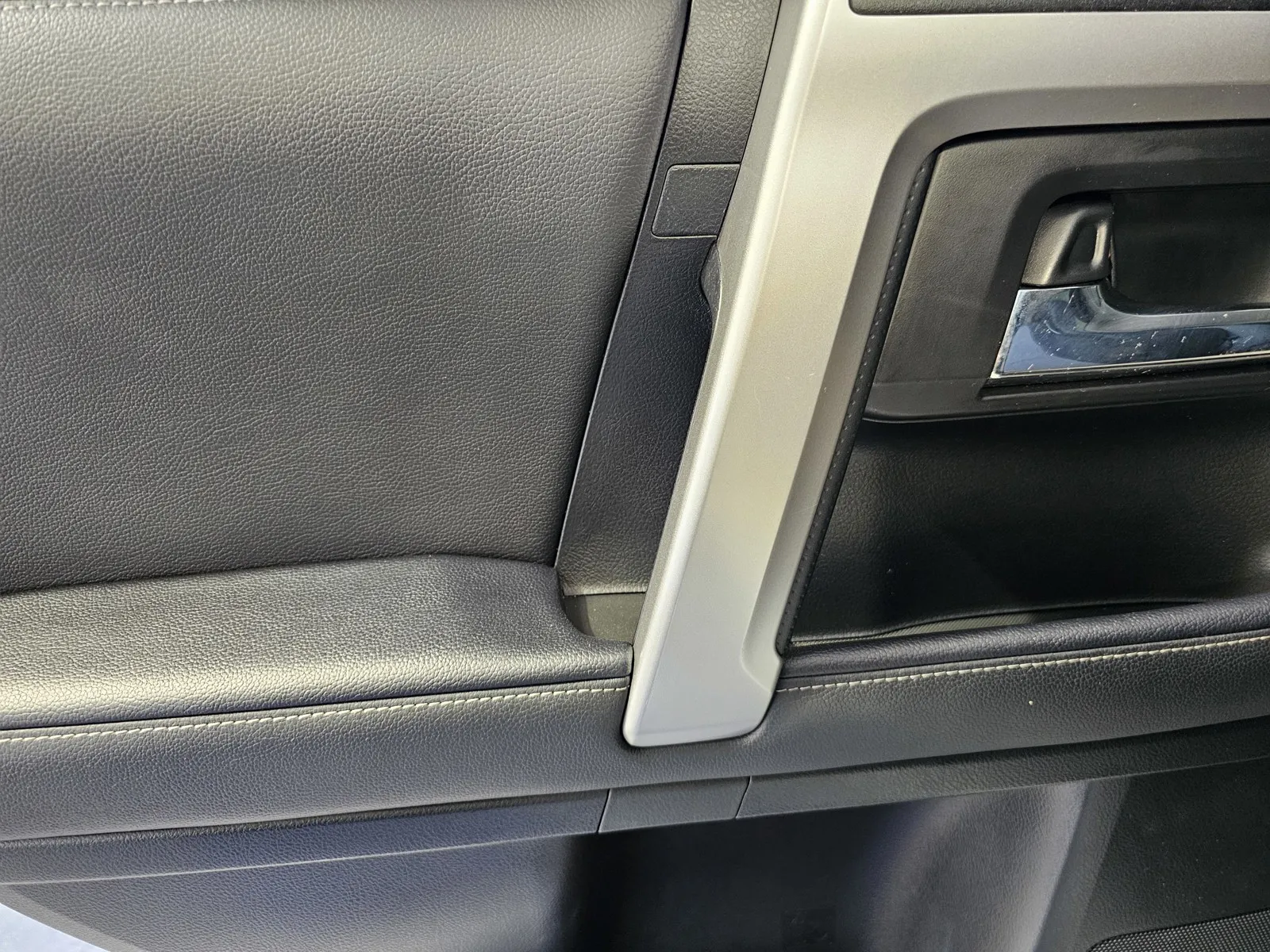 Toyota 4Runner photo 11