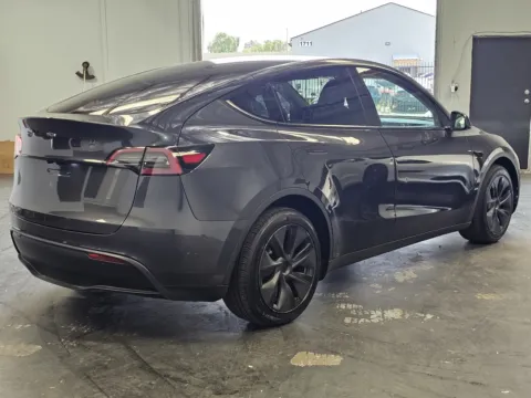 More photos of 2025 Tesla Model Y Long Range at Premium Autos - Norco, CA