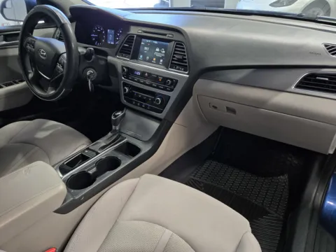 More photos of 2016 Hyundai SONATA at Premium Autos - Norco, CA