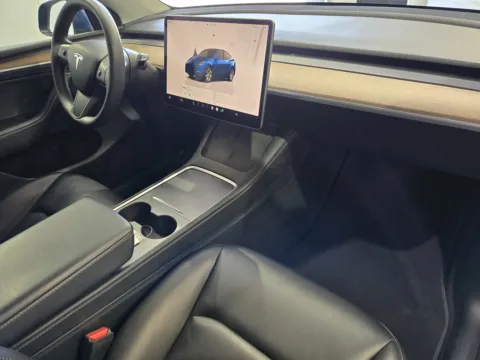 More photos of 2022 Tesla Model Y Long Range at Premium Autos - Norco, CA