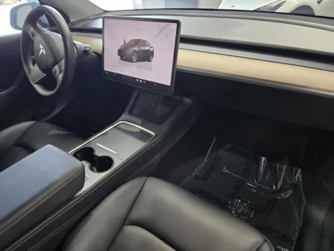 More photos of 2022 Tesla Model Y Long Range at Premium Autos - Norco, CA